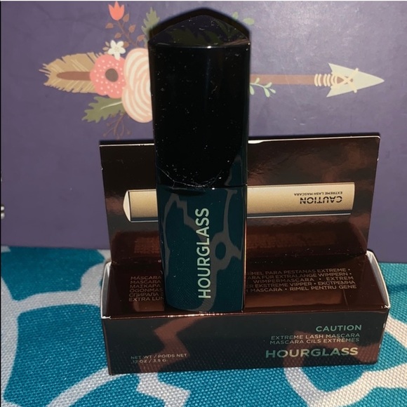 Hourglass Other - 🆕 Hourglass CAUTION extreme lash black mascara